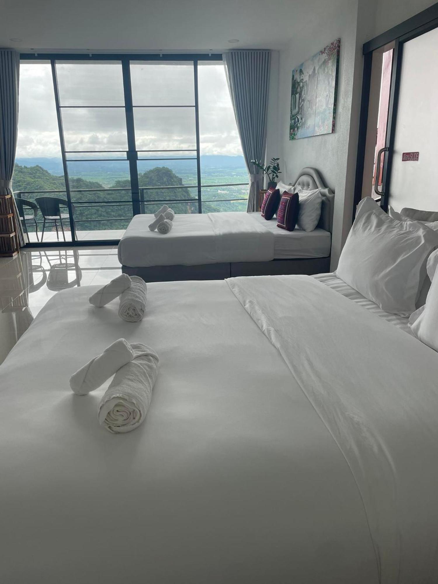 Oasis Phamee Bed & Breakfast Ban Pha Mi Exterior photo